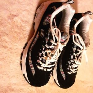 Skechers size 9